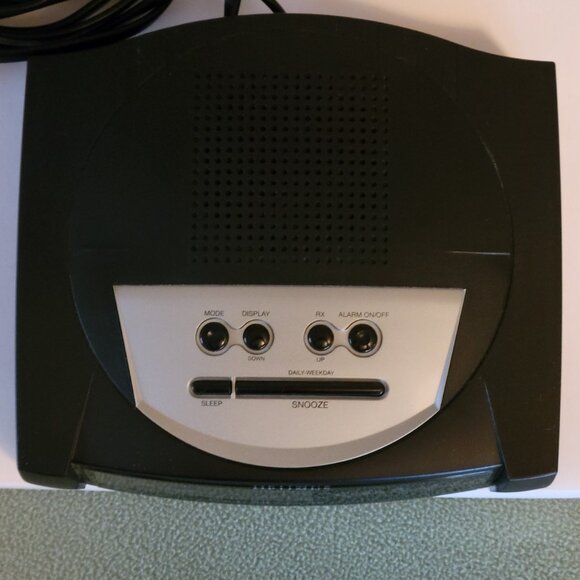 Optimus Atomic Clock Radio Model #ACR 326-AM/FM-Corded/Battery Backup w/Manual - Picture 2 of 5